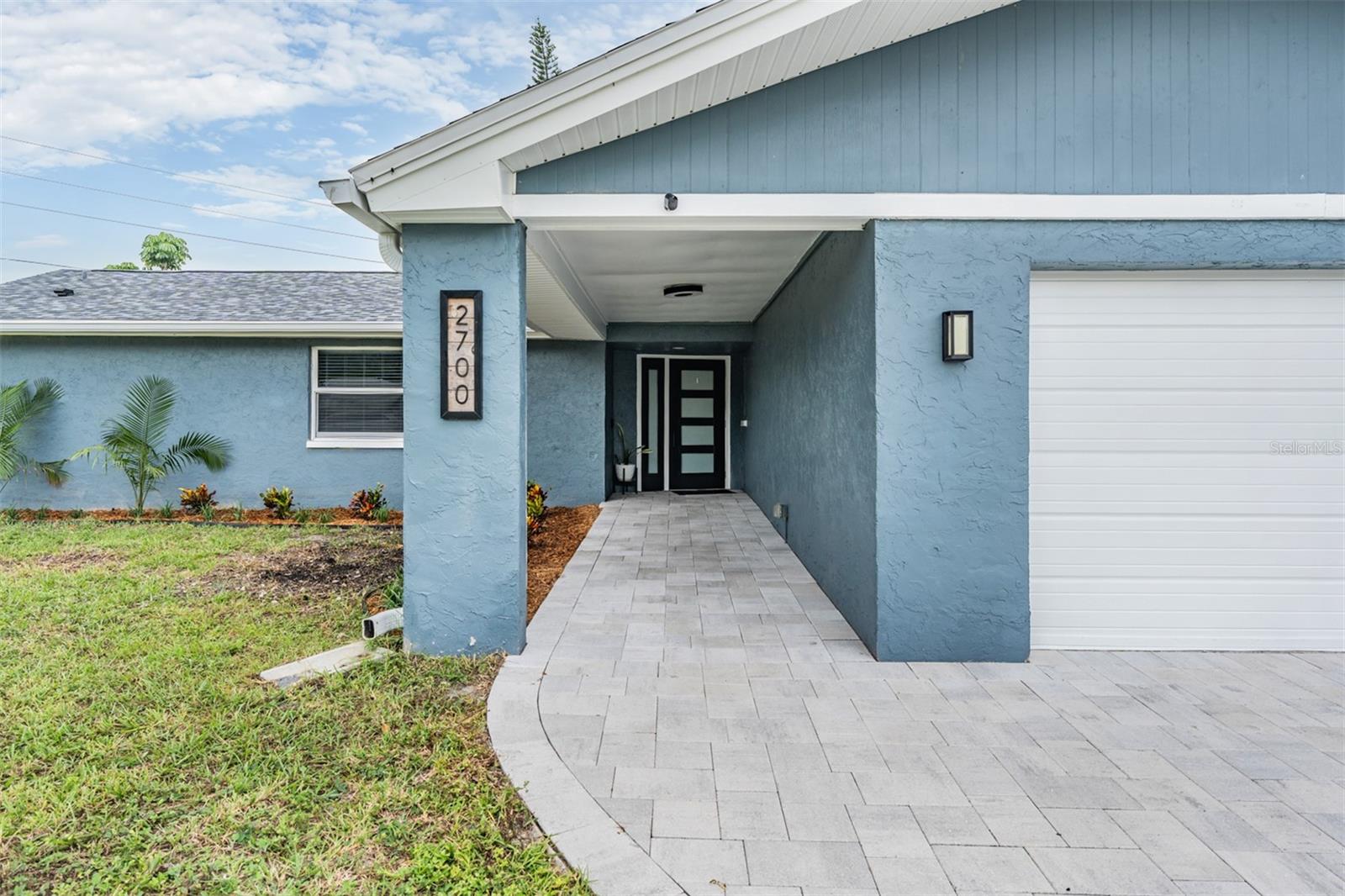 Image 2 of 33 For 2700 Woodmere Ct