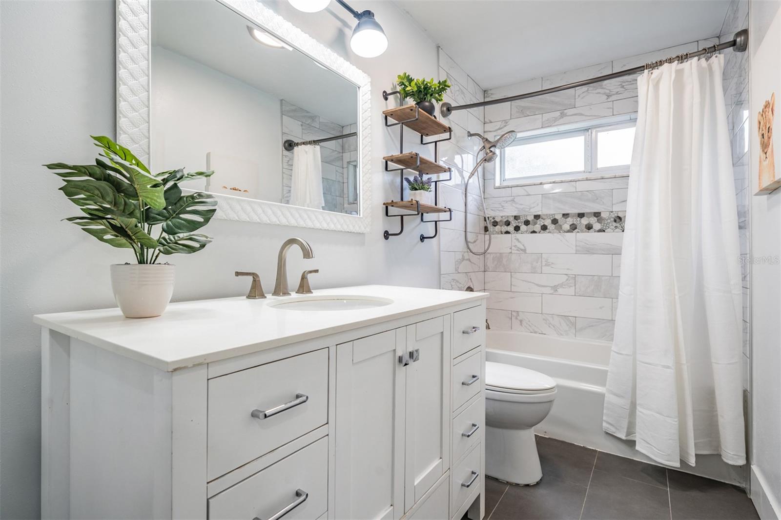 Image 21 of 33 For 2700 Woodmere Ct