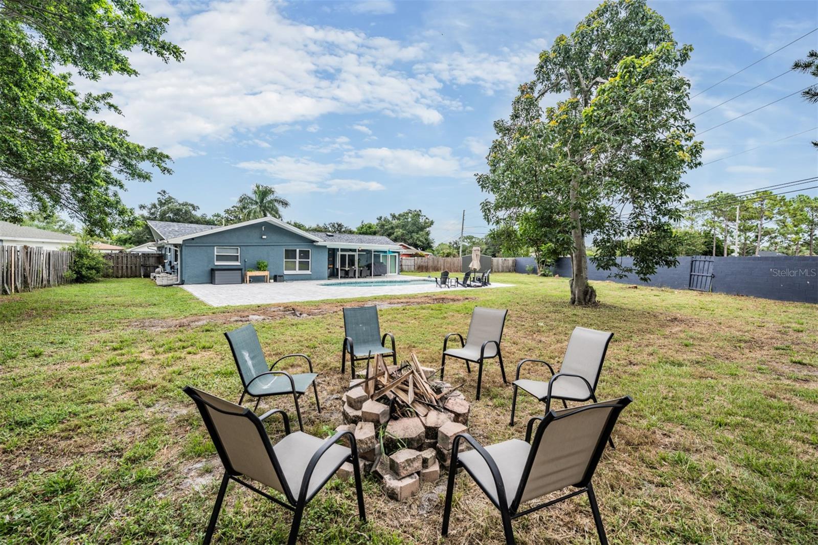 Image 28 of 33 For 2700 Woodmere Ct