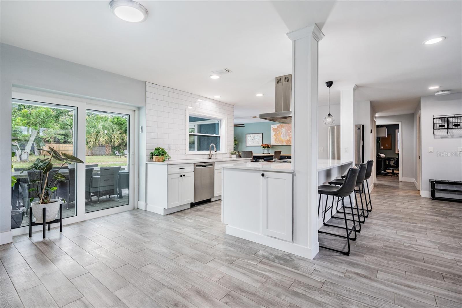 Image 5 of 33 For 2700 Woodmere Ct