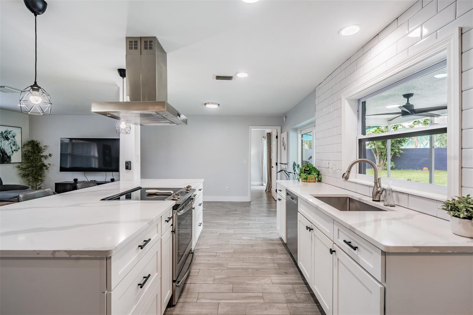 Image 8 of 33 For 2700 Woodmere Ct