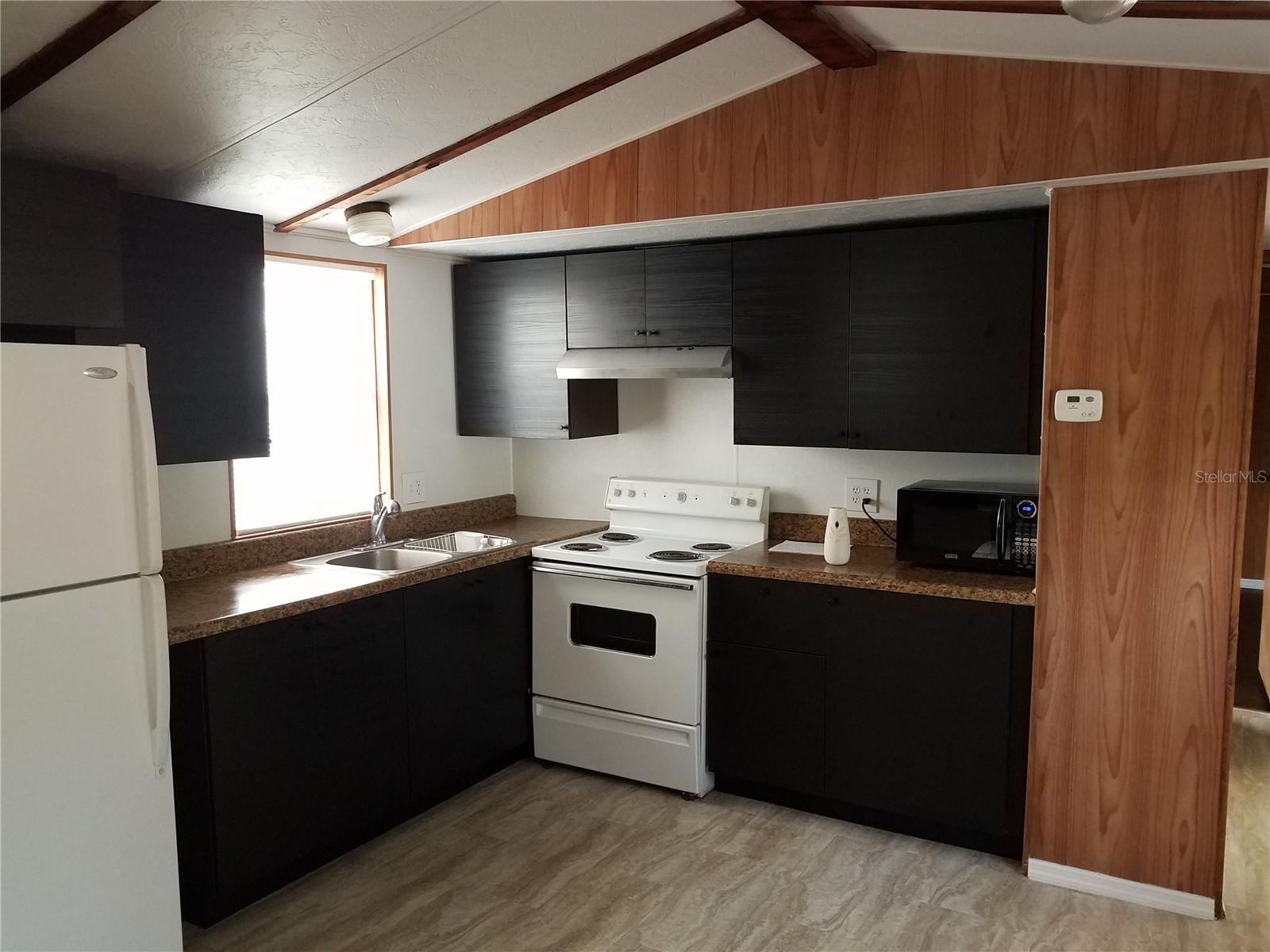 Image 3 of 7 For 827 Ethyl Street