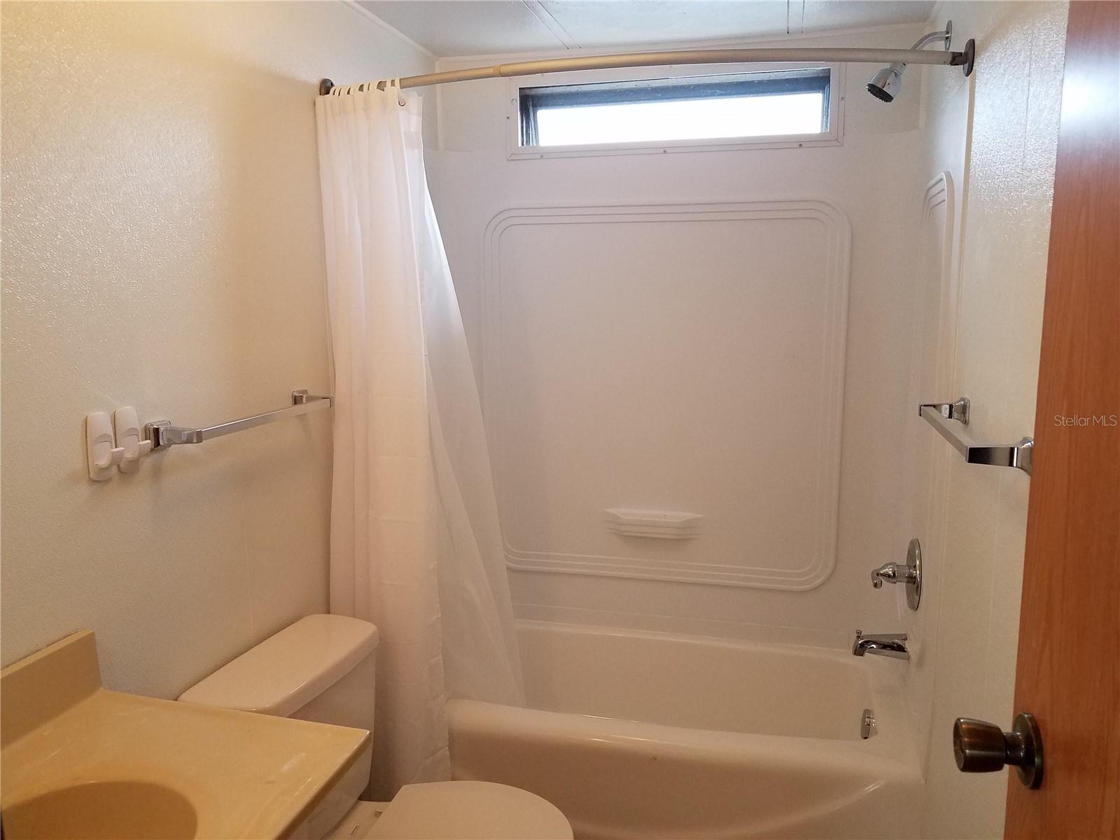 Image 4 of 7 For 827 Ethyl Street