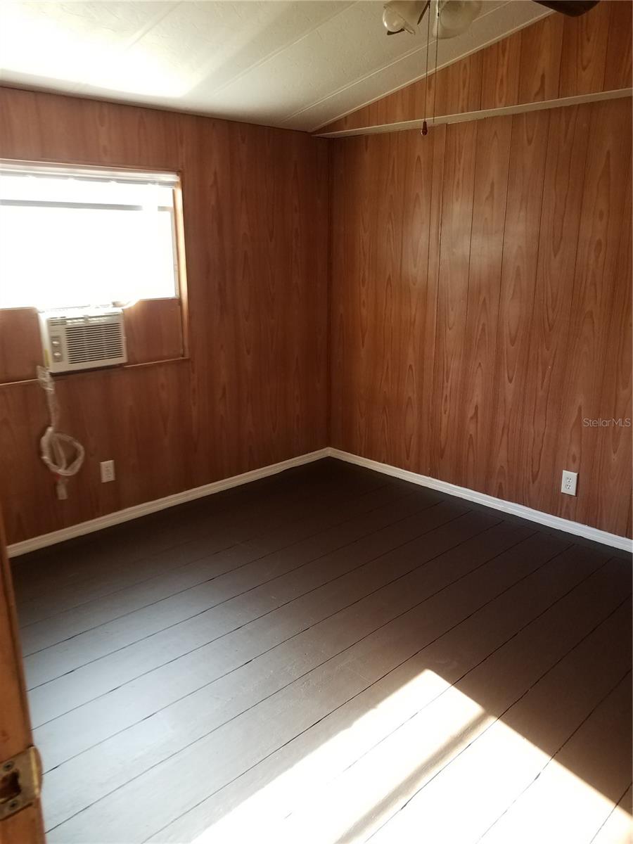 Image 5 of 7 For 827 Ethyl Street