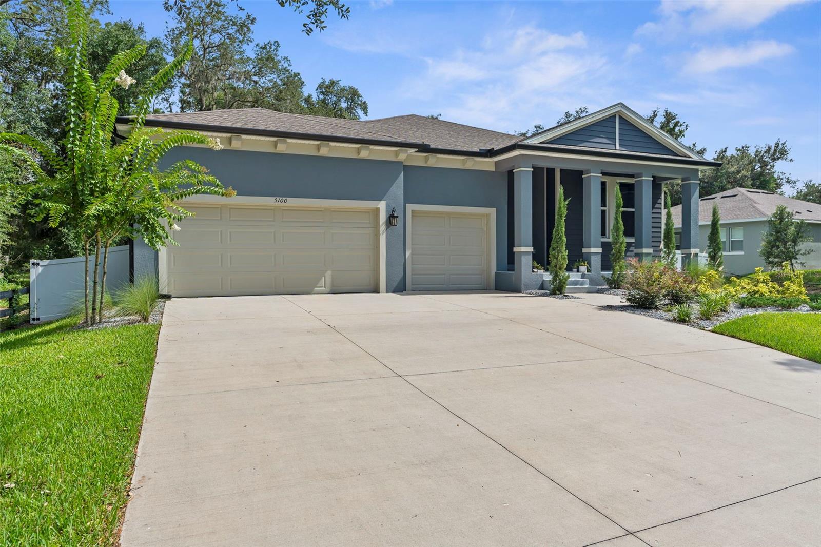 Listing photo id 1 for 5100 Westlake Boulevard
