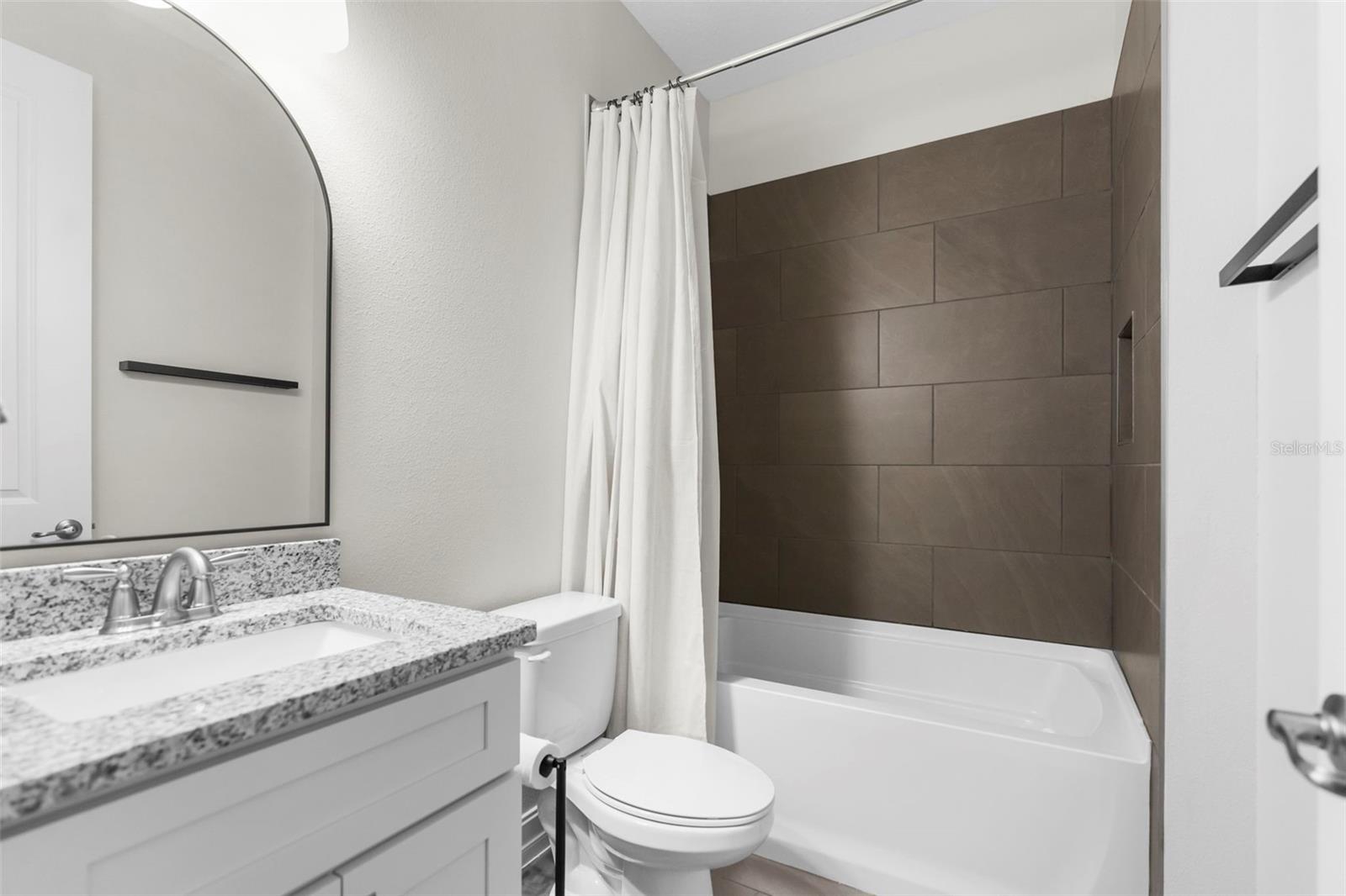 Listing photo id 5 for 5100 Westlake Boulevard