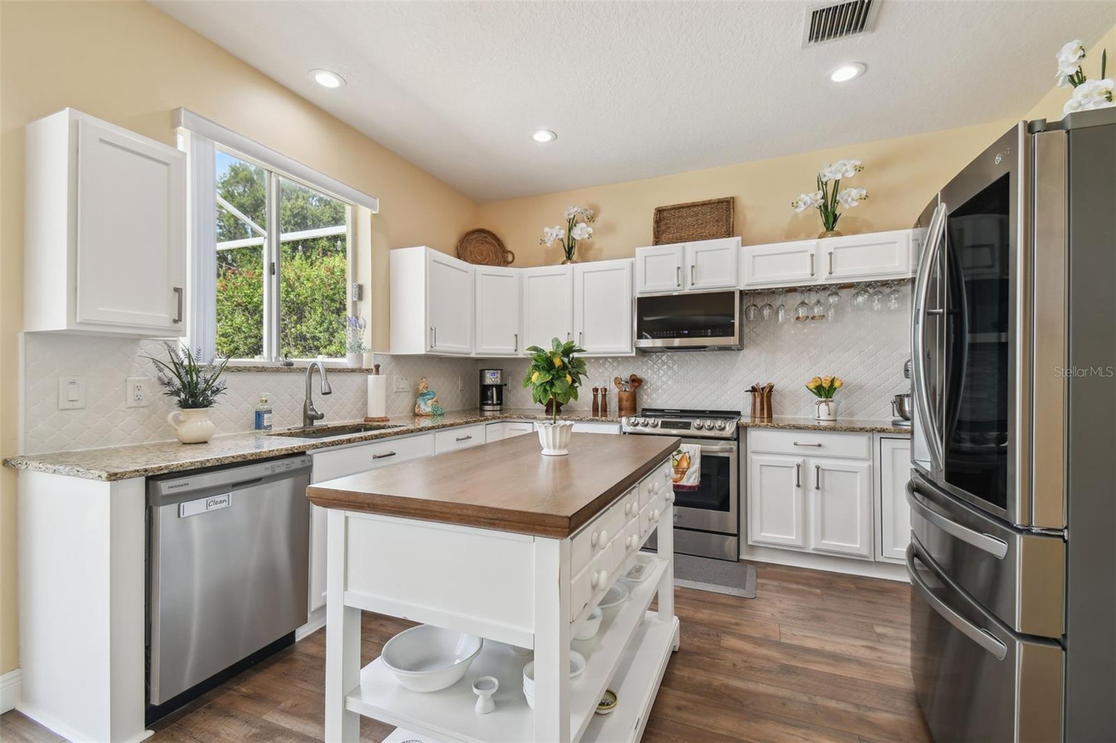 Image 12 of 100 For 21511 Wilderness Lake Boulevard