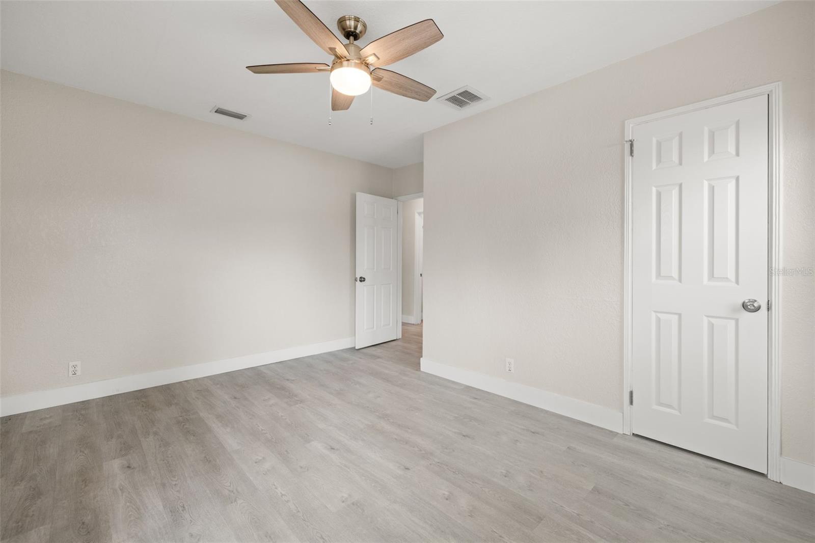 Image 13 of 30 For 260 46th Street N