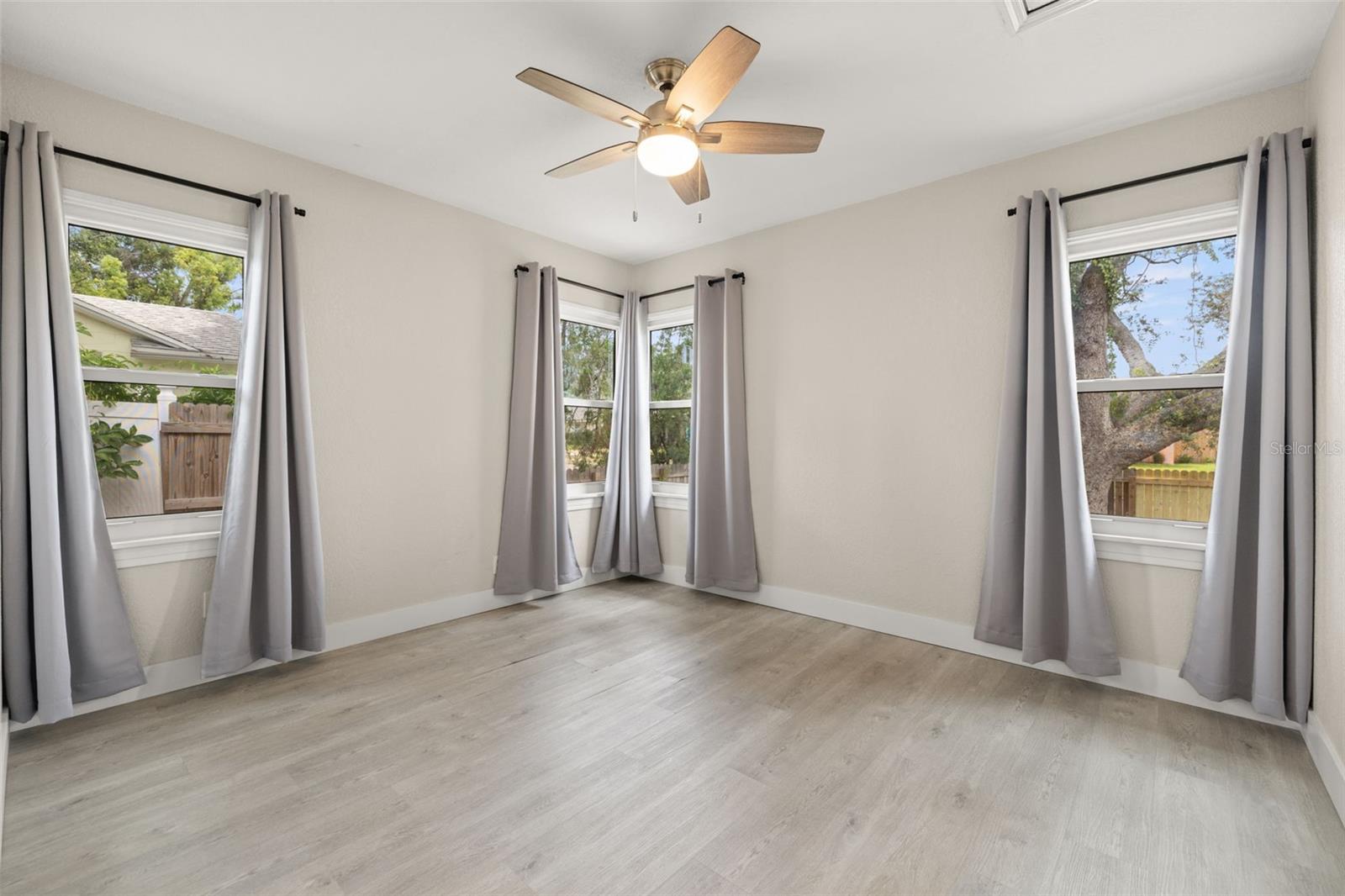 Image 14 of 30 For 260 46th Street N