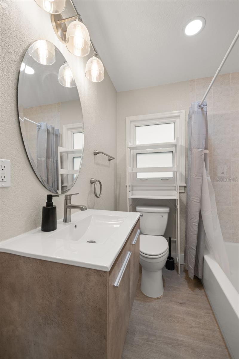 Image 17 of 30 For 260 46th Street N