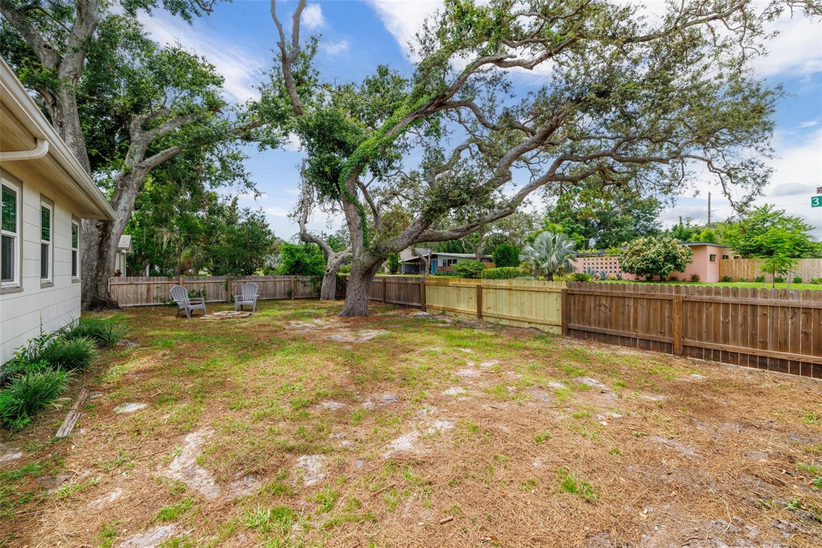 Image 24 of 30 For 260 46th Street N