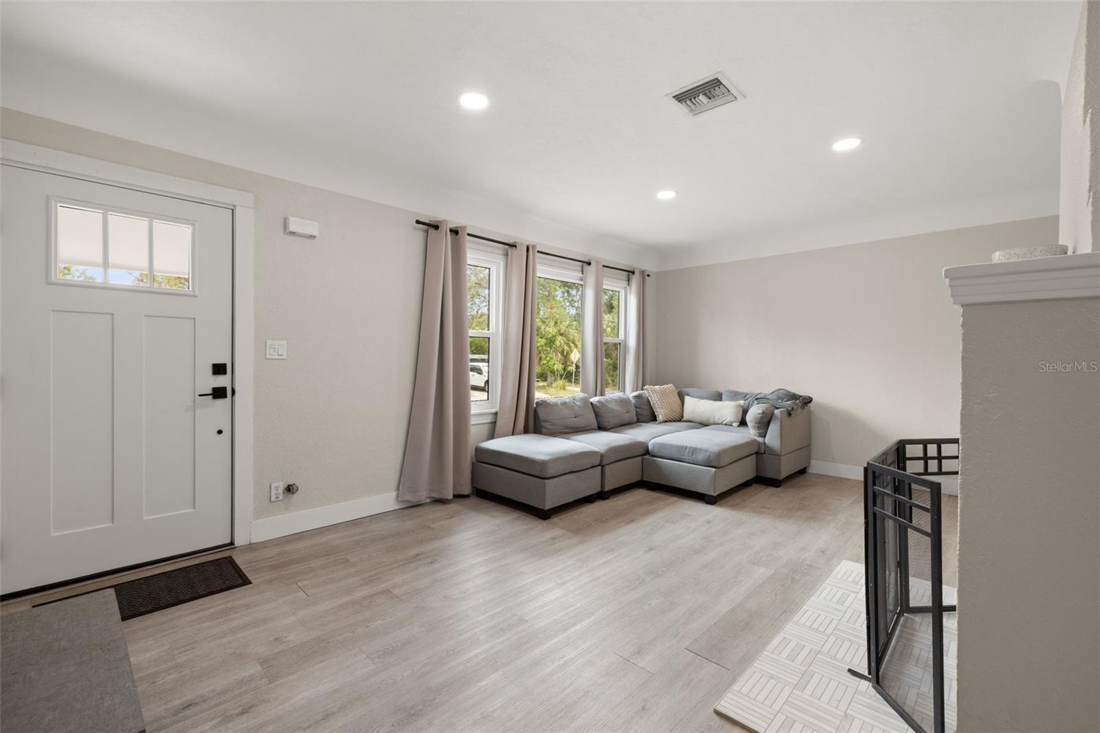 Image 5 of 30 For 260 46th Street N