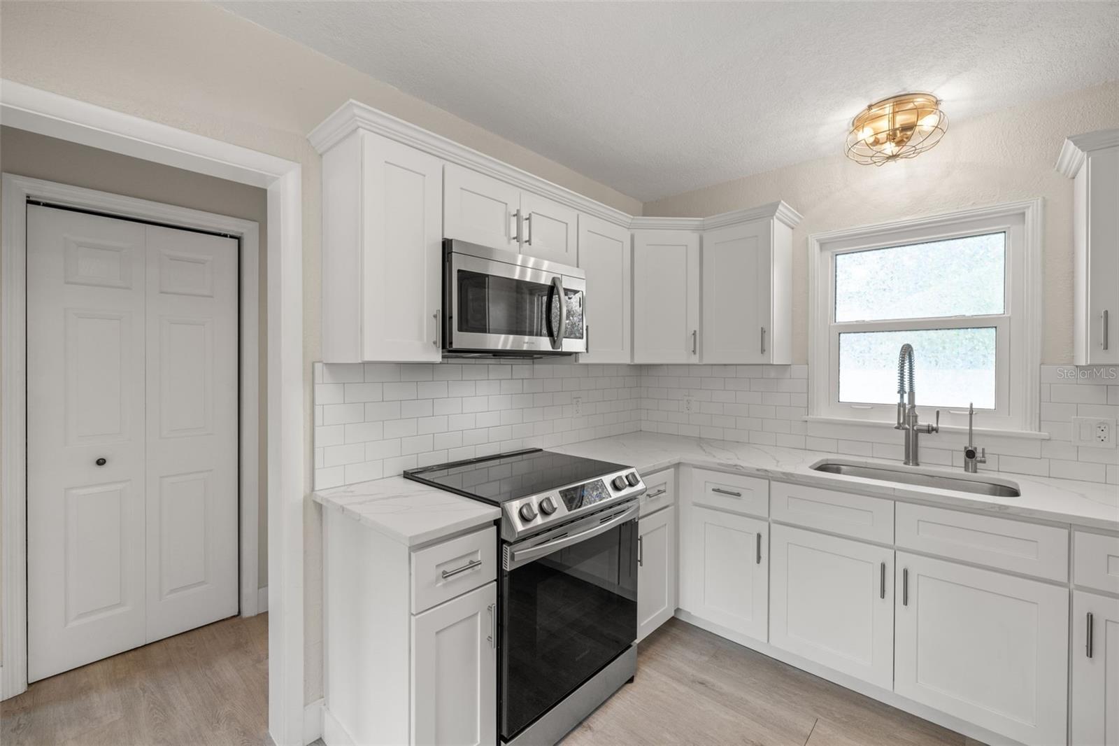 Image 7 of 30 For 260 46th Street N