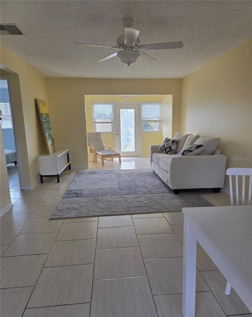 Image 28 of 33 For 1701 Pinehurst Road 3e