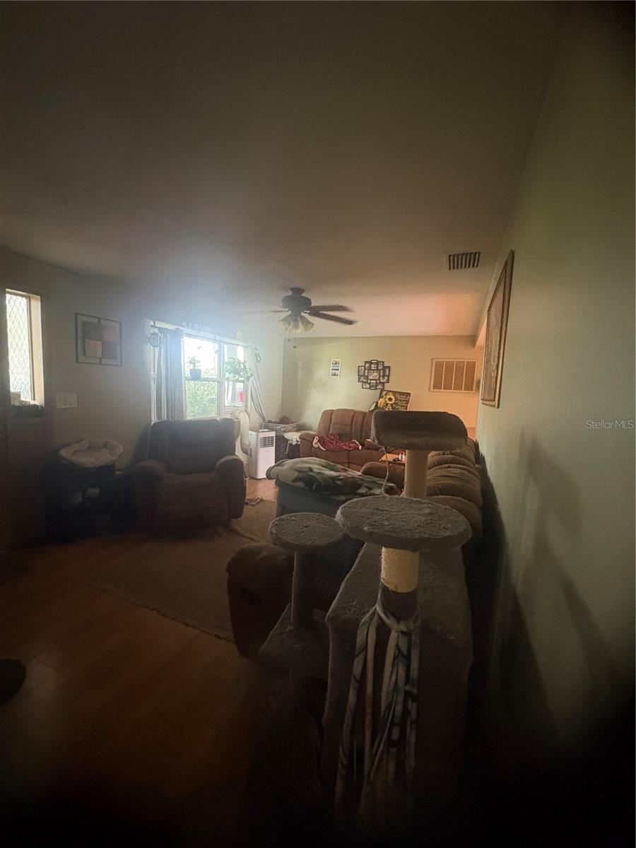 Image 4 of 12 For 4819 Beacon Hill Drive