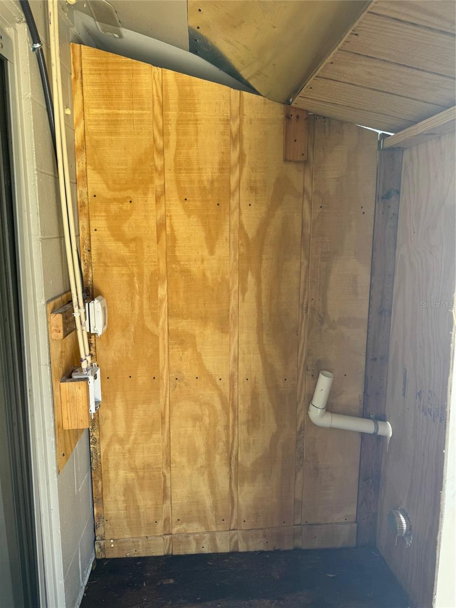 Image 21 of 25 For 8318 Elkwood Lane
