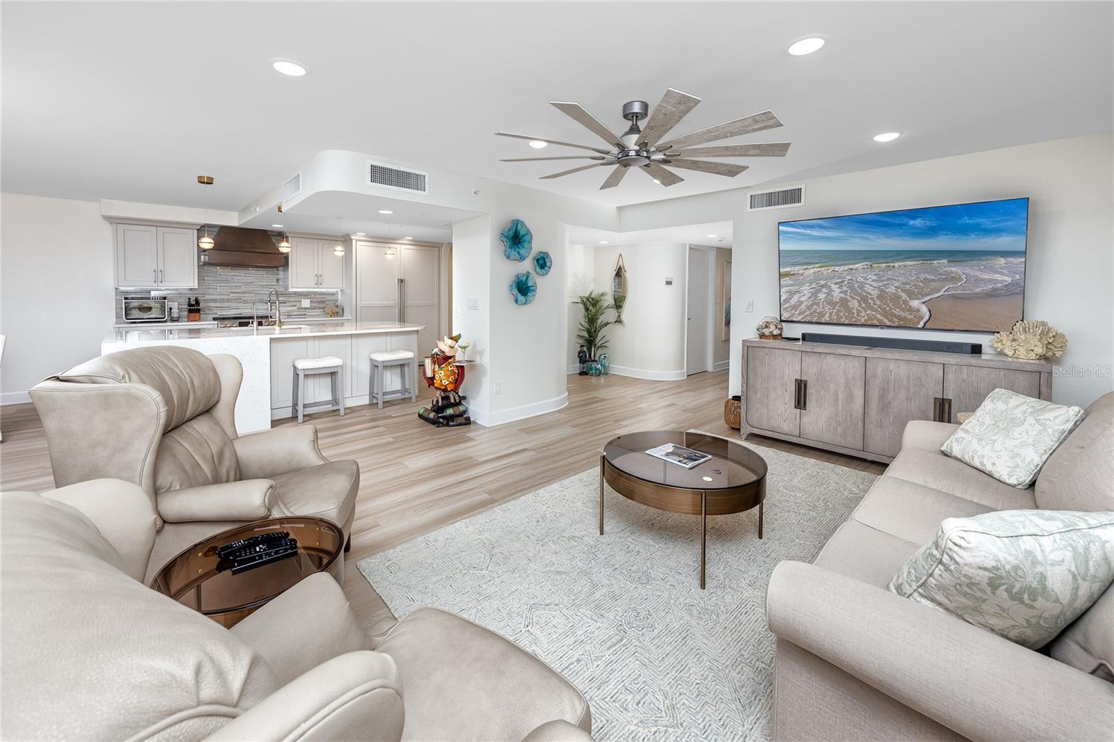 Image 12 of 83 For 17940 Gulf Boulevard 17c