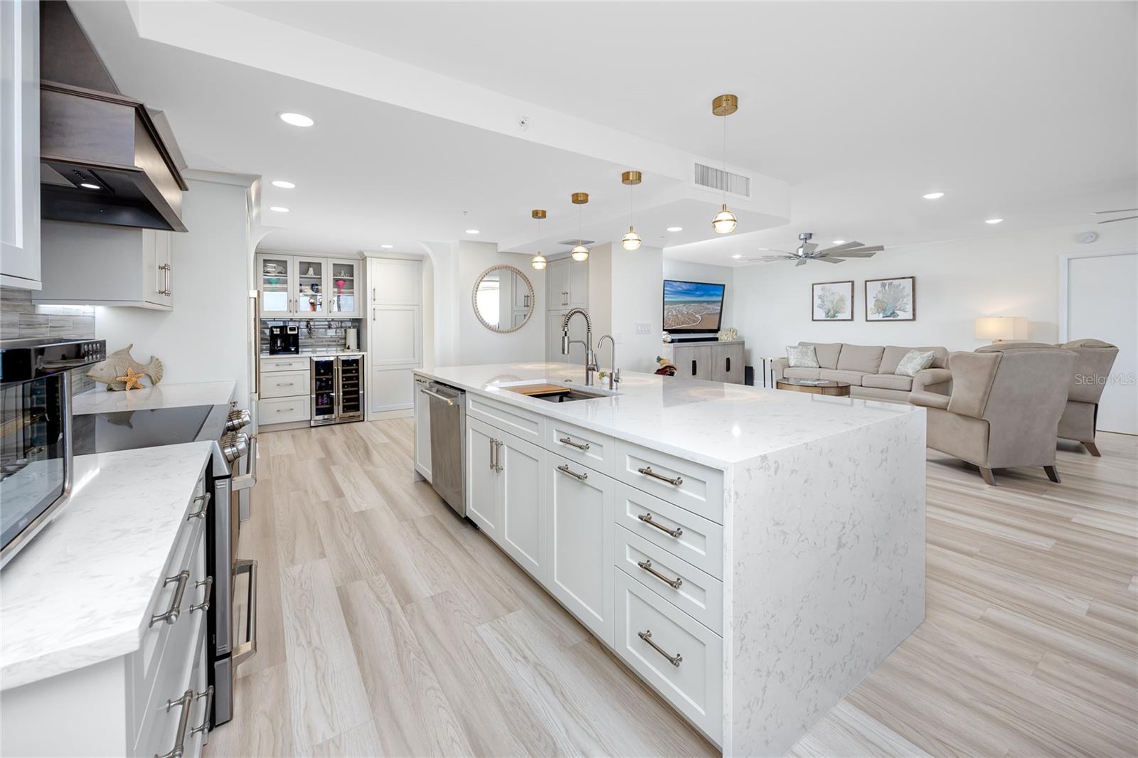 Image 27 of 83 For 17940 Gulf Boulevard 17c