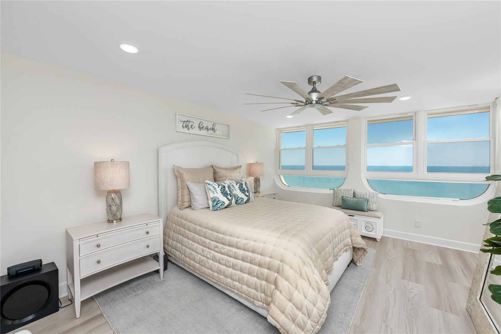 Image 30 of 83 For 17940 Gulf Boulevard 17c