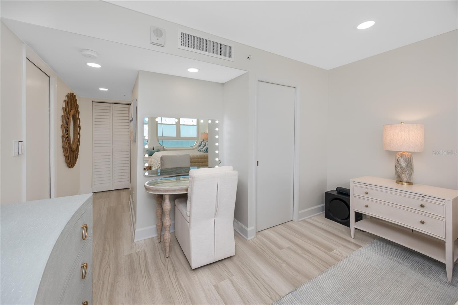 Image 34 of 83 For 17940 Gulf Boulevard 17c