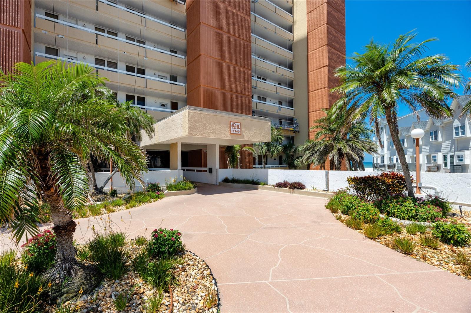 Image 4 of 83 For 17940 Gulf Boulevard 17c