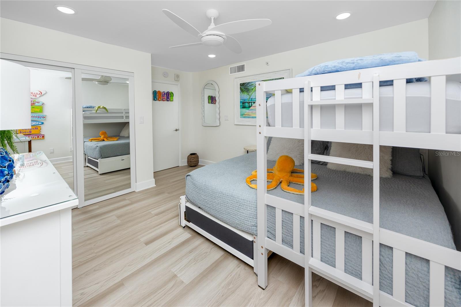 Image 40 of 83 For 17940 Gulf Boulevard 17c