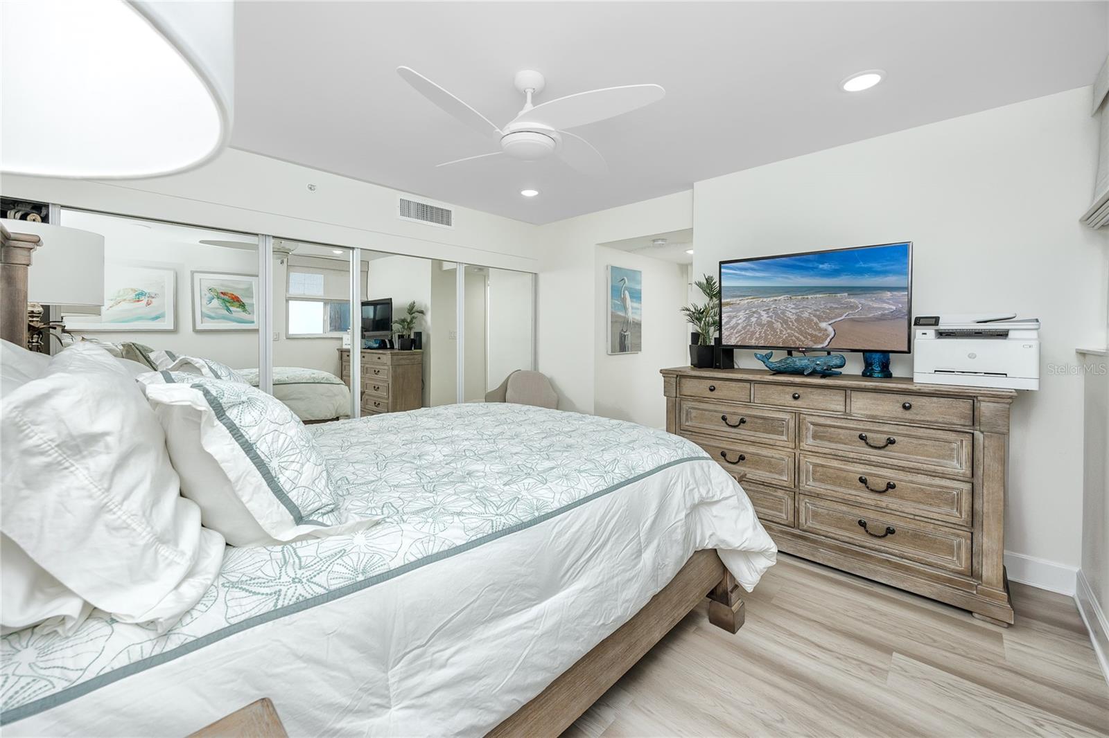 Image 42 of 83 For 17940 Gulf Boulevard 17c