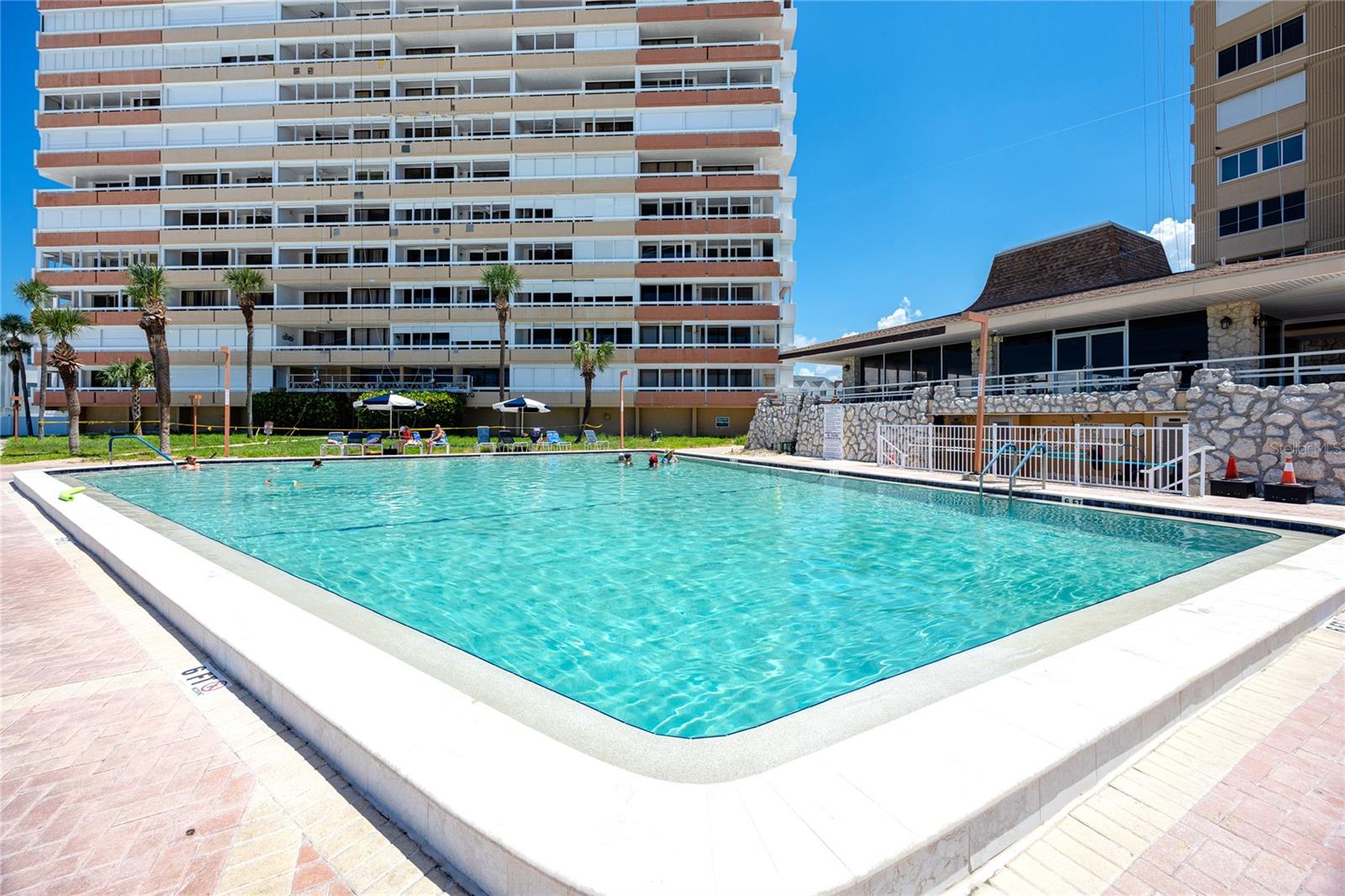 Image 48 of 83 For 17940 Gulf Boulevard 17c