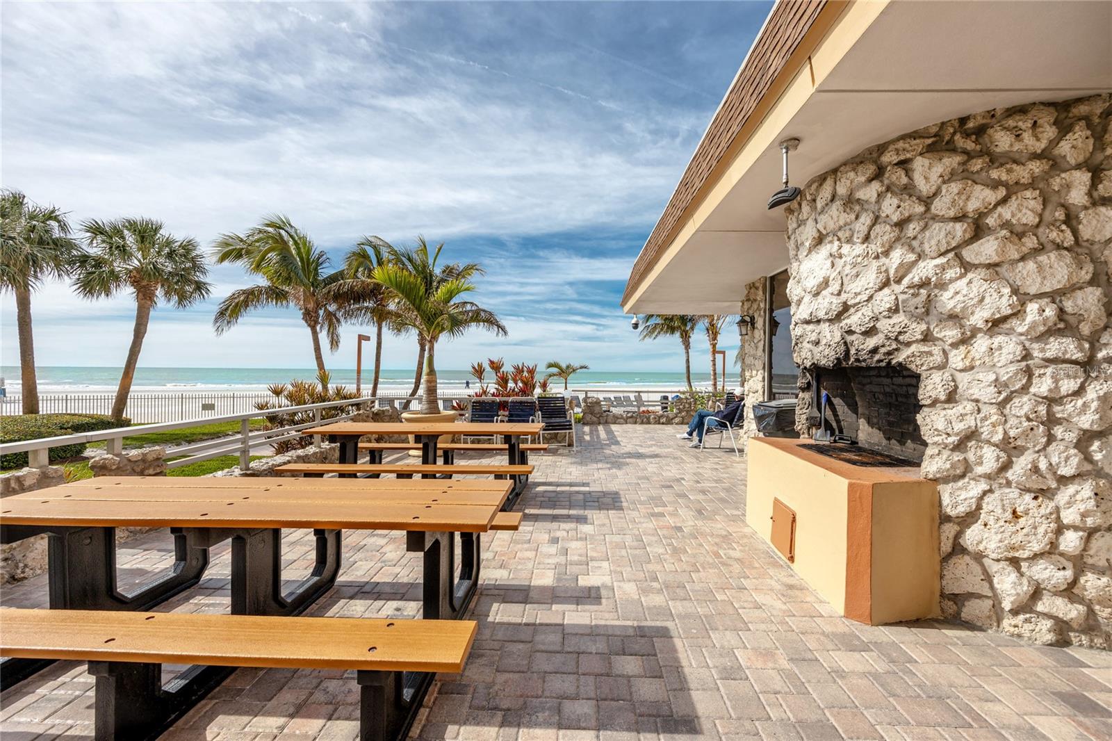 Image 51 of 83 For 17940 Gulf Boulevard 17c
