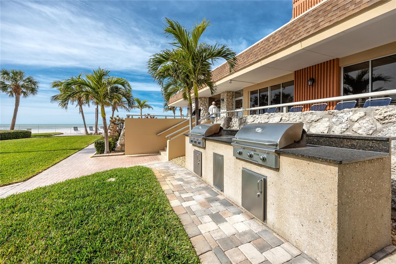 Image 52 of 83 For 17940 Gulf Boulevard 17c
