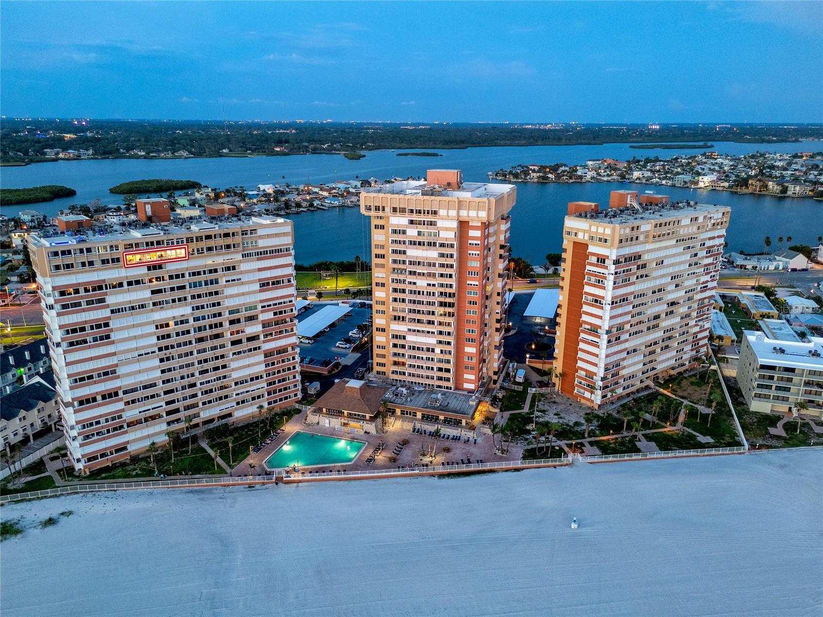 Image 67 of 83 For 17940 Gulf Boulevard 17c