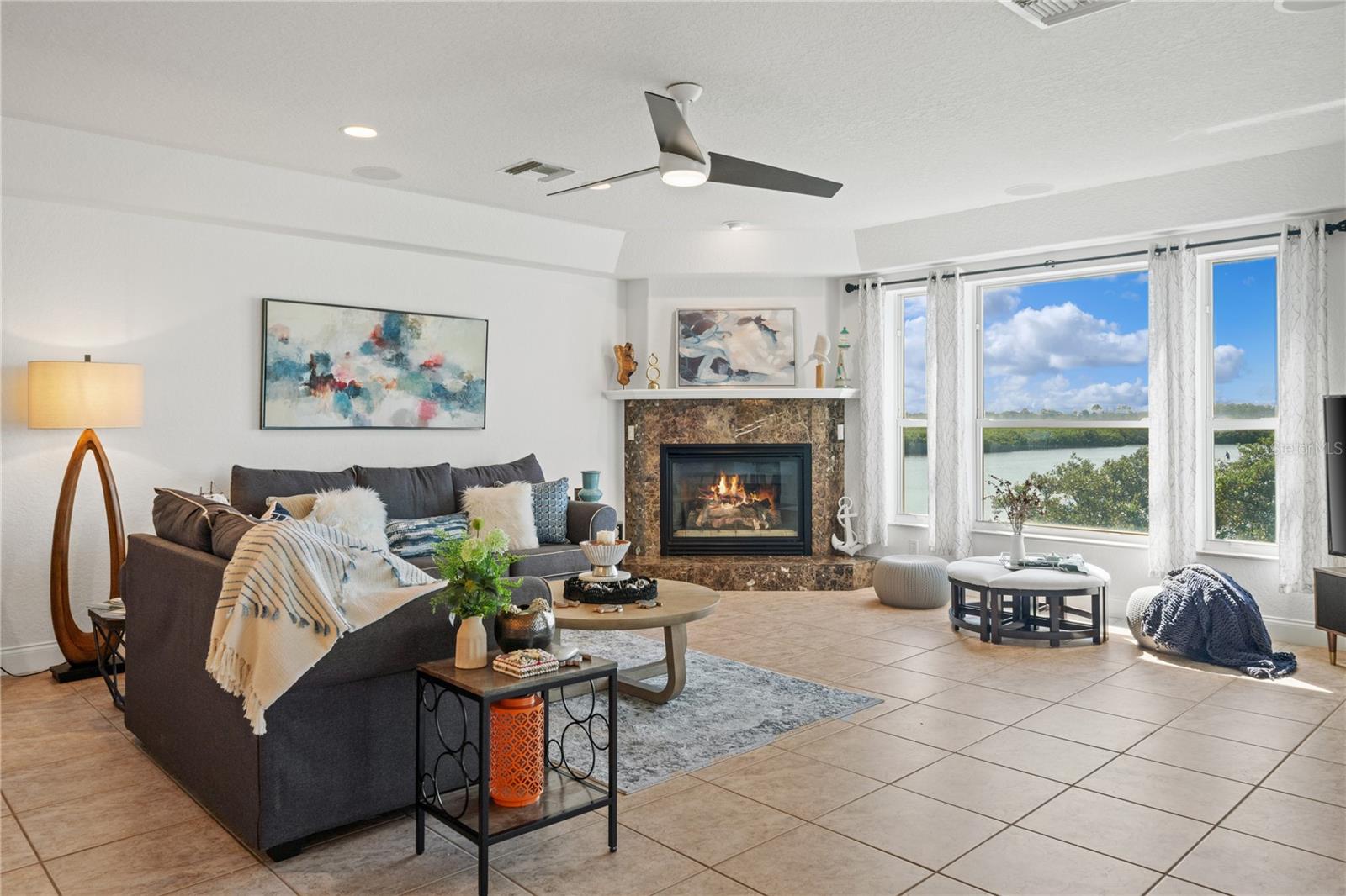 Image 17 of 100 For 1661 Sea Breeze Drive