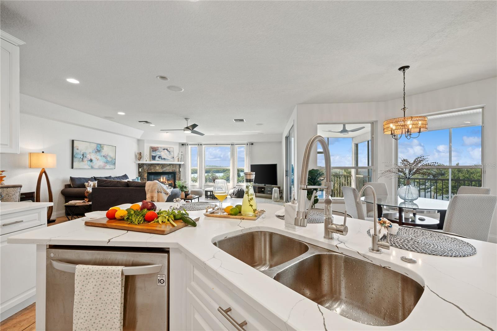 Image 24 of 100 For 1661 Sea Breeze Drive