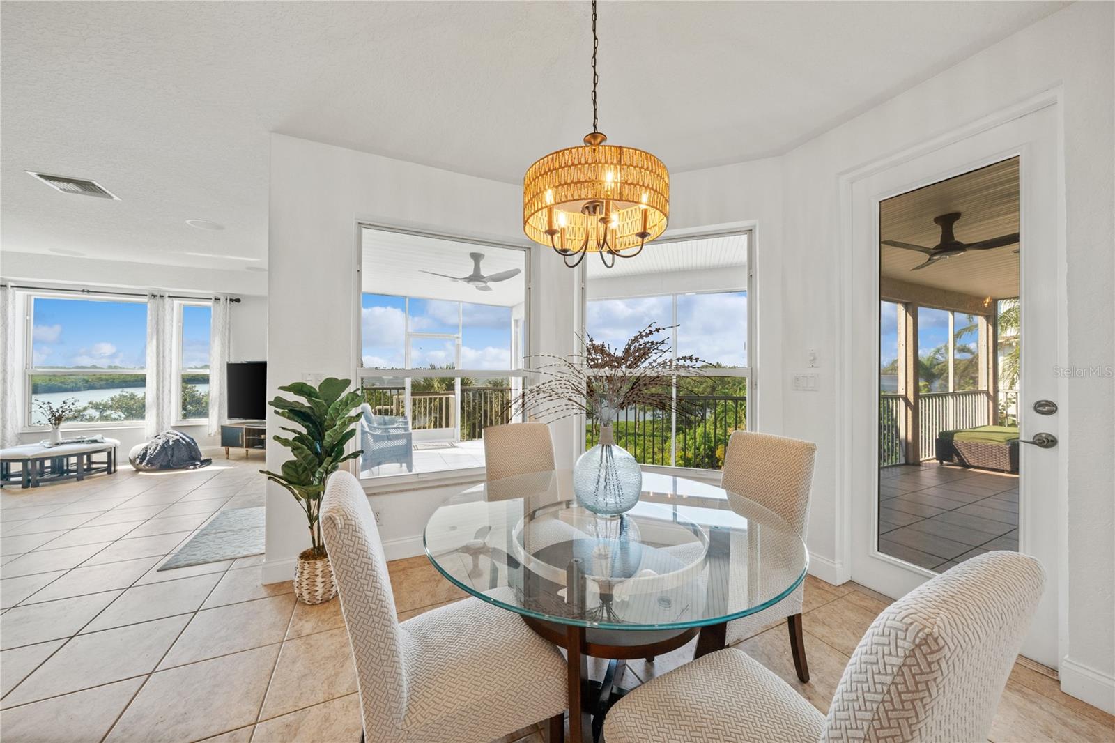 Image 33 of 100 For 1661 Sea Breeze Drive