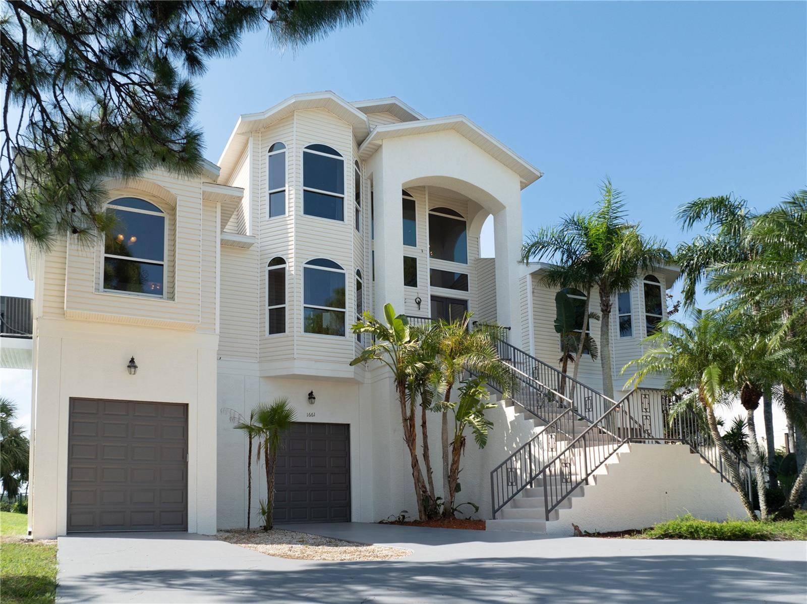 Image 4 of 100 For 1661 Sea Breeze Drive