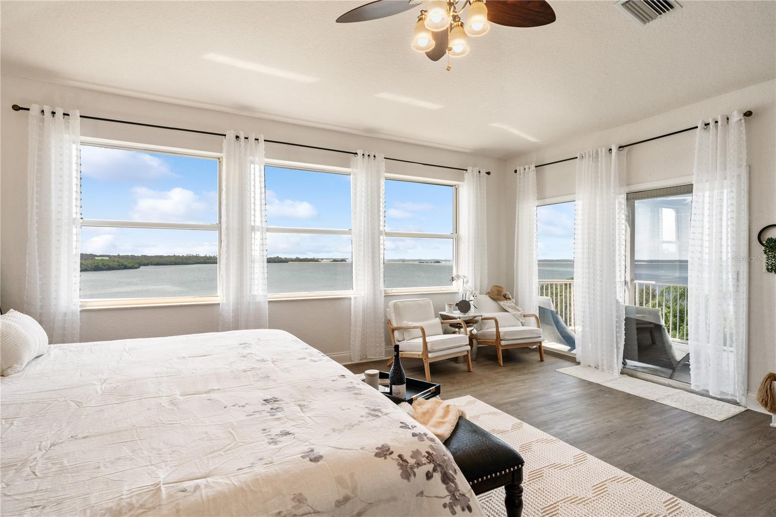 Image 43 of 100 For 1661 Sea Breeze Drive