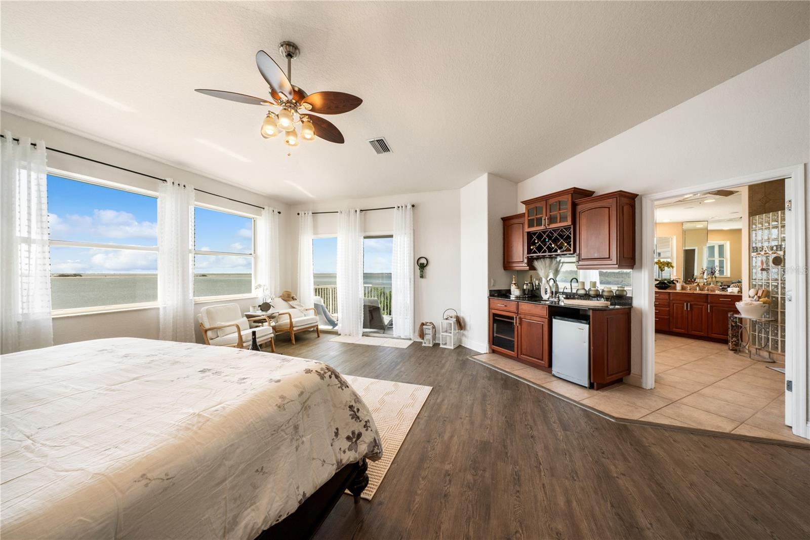 Image 45 of 100 For 1661 Sea Breeze Drive