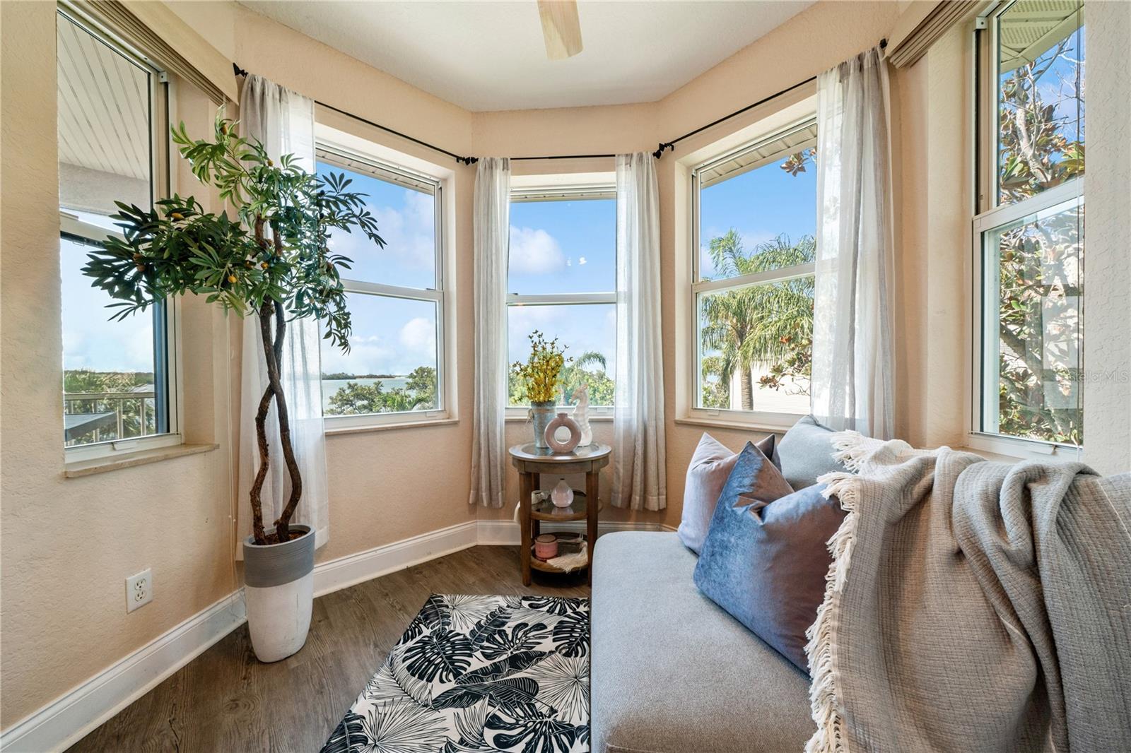 Image 60 of 100 For 1661 Sea Breeze Drive