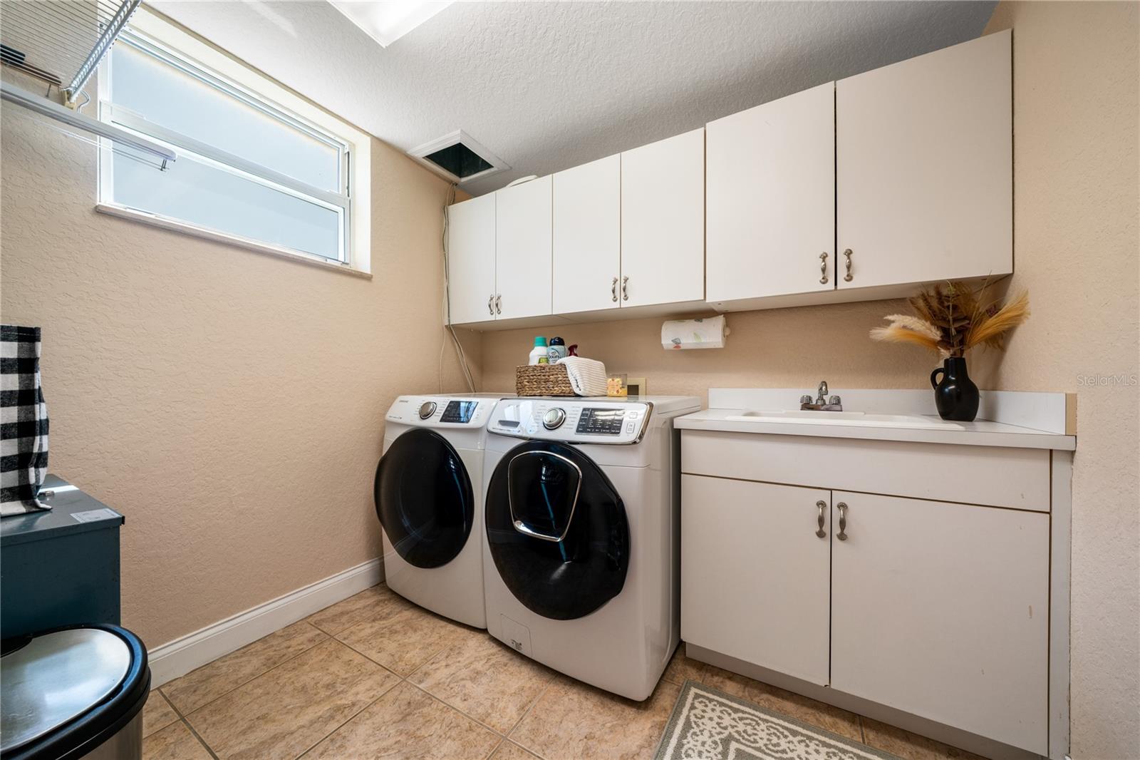 Image 76 of 100 For 1661 Sea Breeze Drive