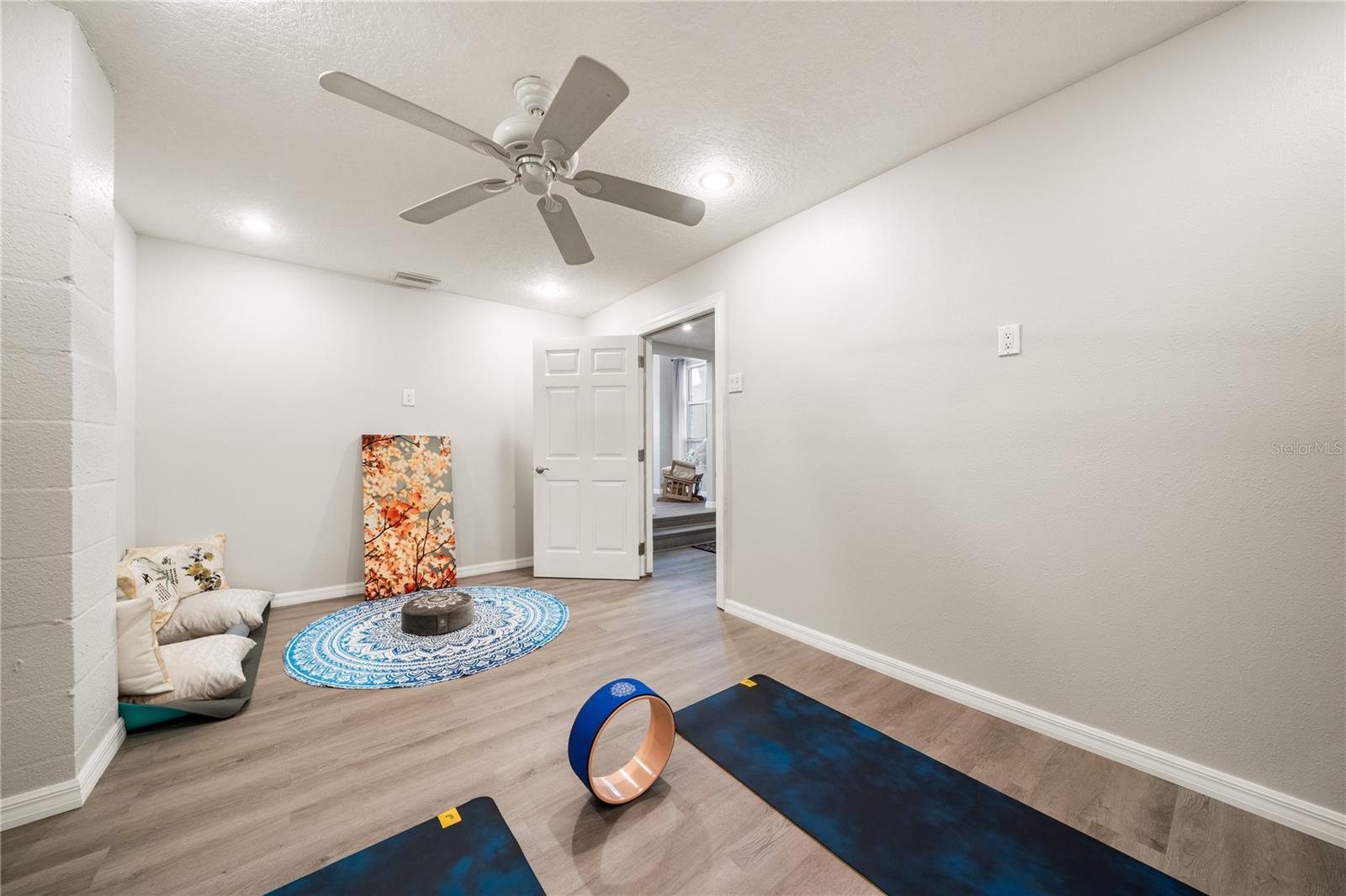 Image 78 of 100 For 1661 Sea Breeze Drive