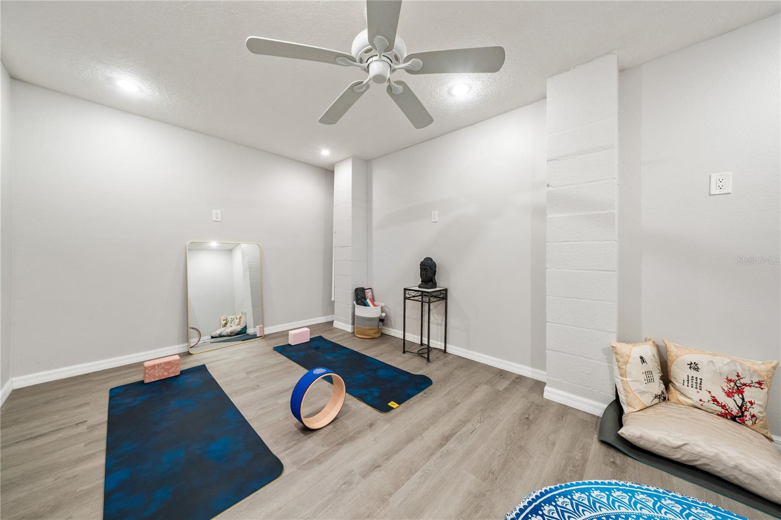 Image 79 of 100 For 1661 Sea Breeze Drive