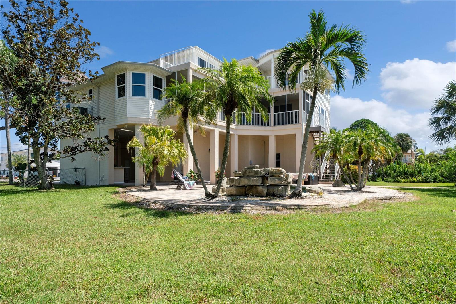Image 96 of 100 For 1661 Sea Breeze Drive