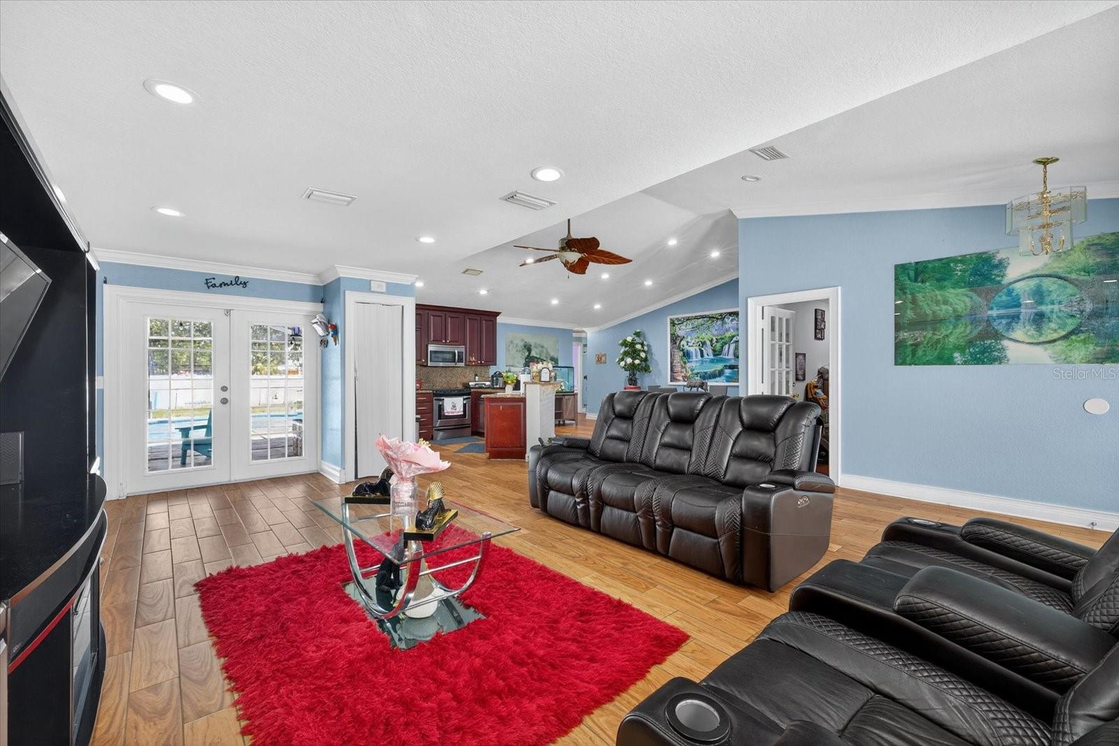 Image 13 of 51 For 10312 Out Island Dr