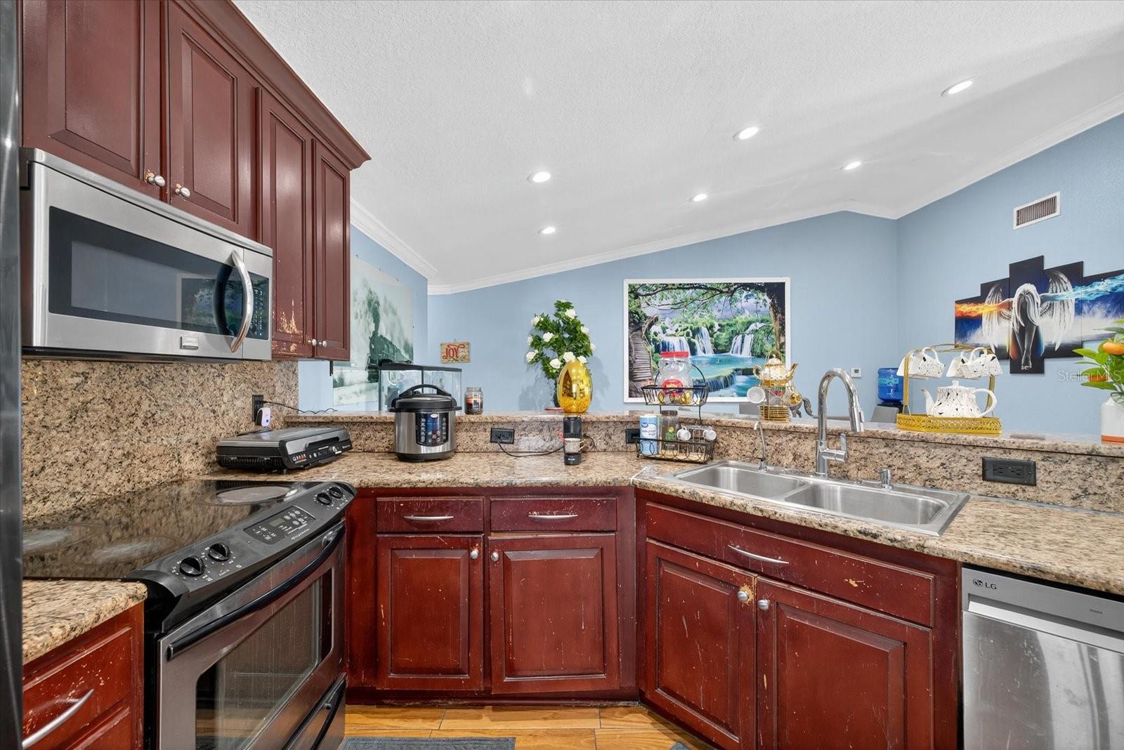 Image 16 of 51 For 10312 Out Island Dr