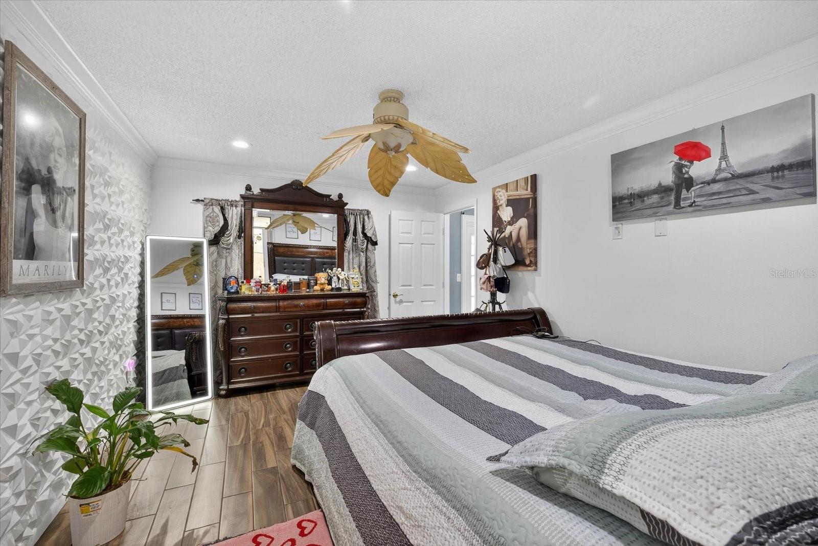 Image 19 of 51 For 10312 Out Island Dr
