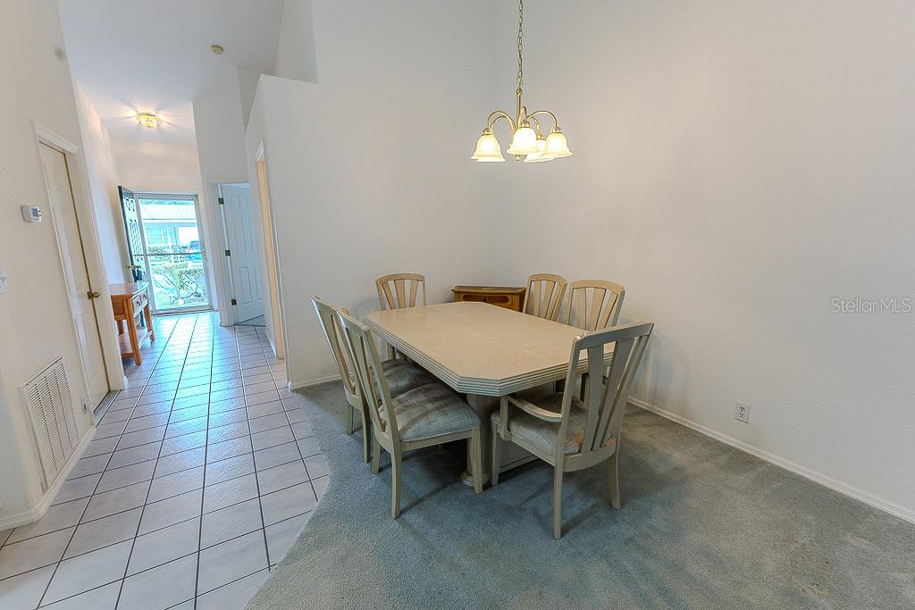 Image 10 of 37 For 682 Green Valley Road C5