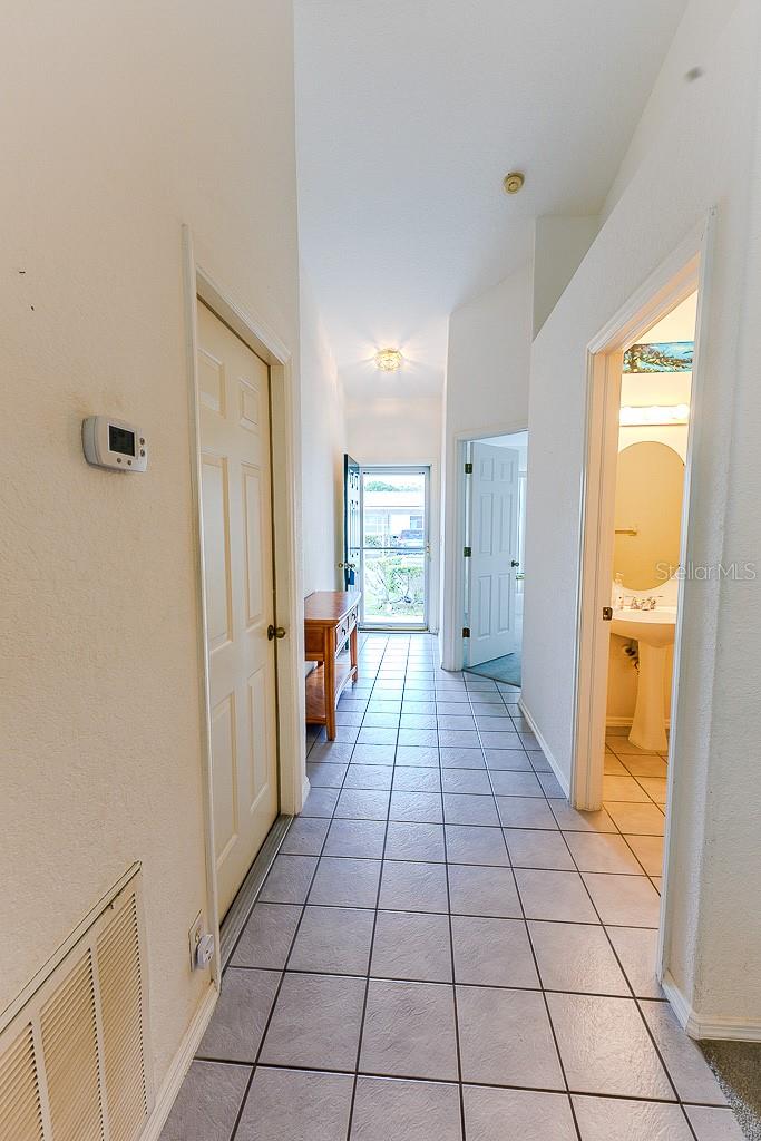 Image 6 of 37 For 682 Green Valley Road C5