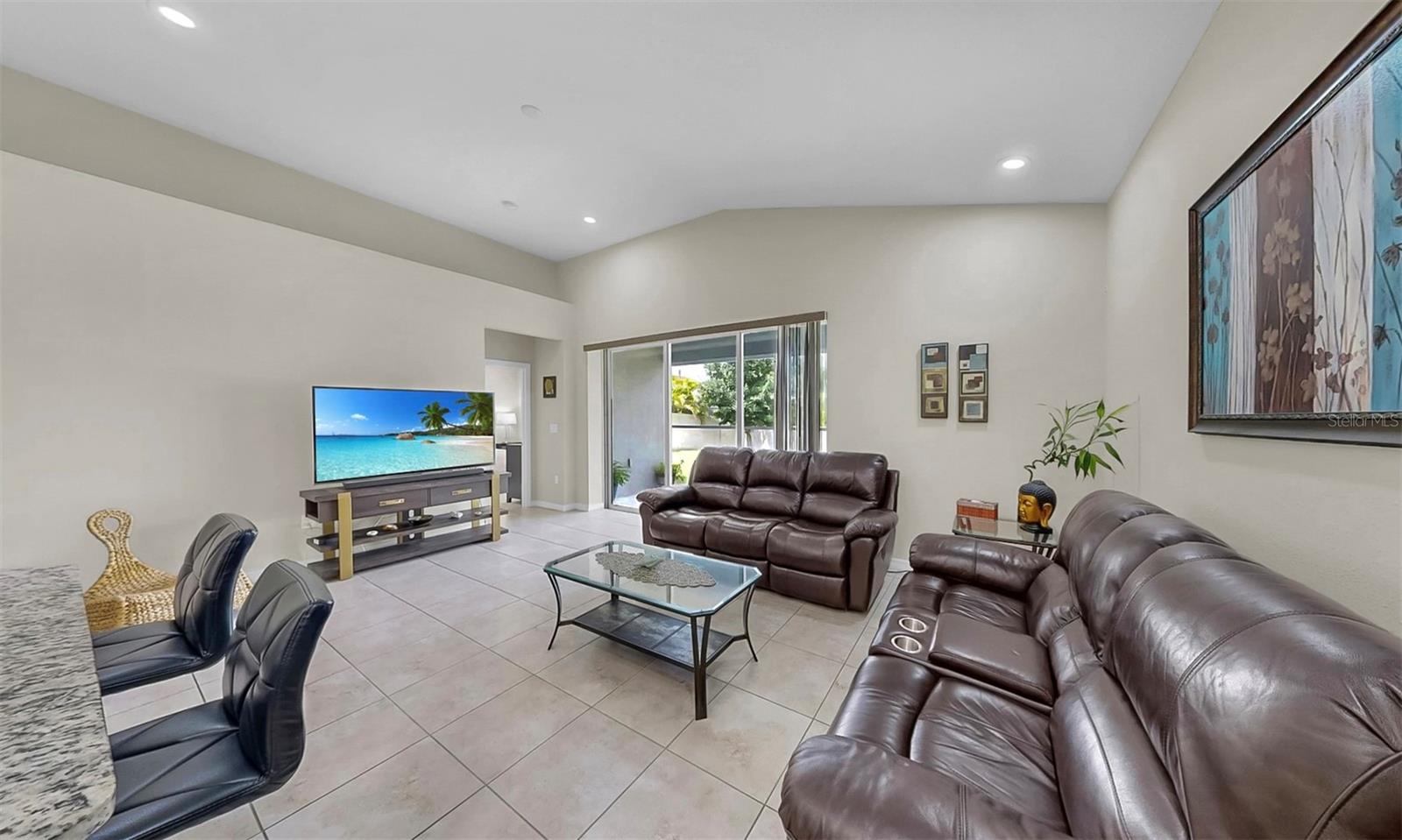 Image 24 of 35 For 17523 Buckingham Garden Drive