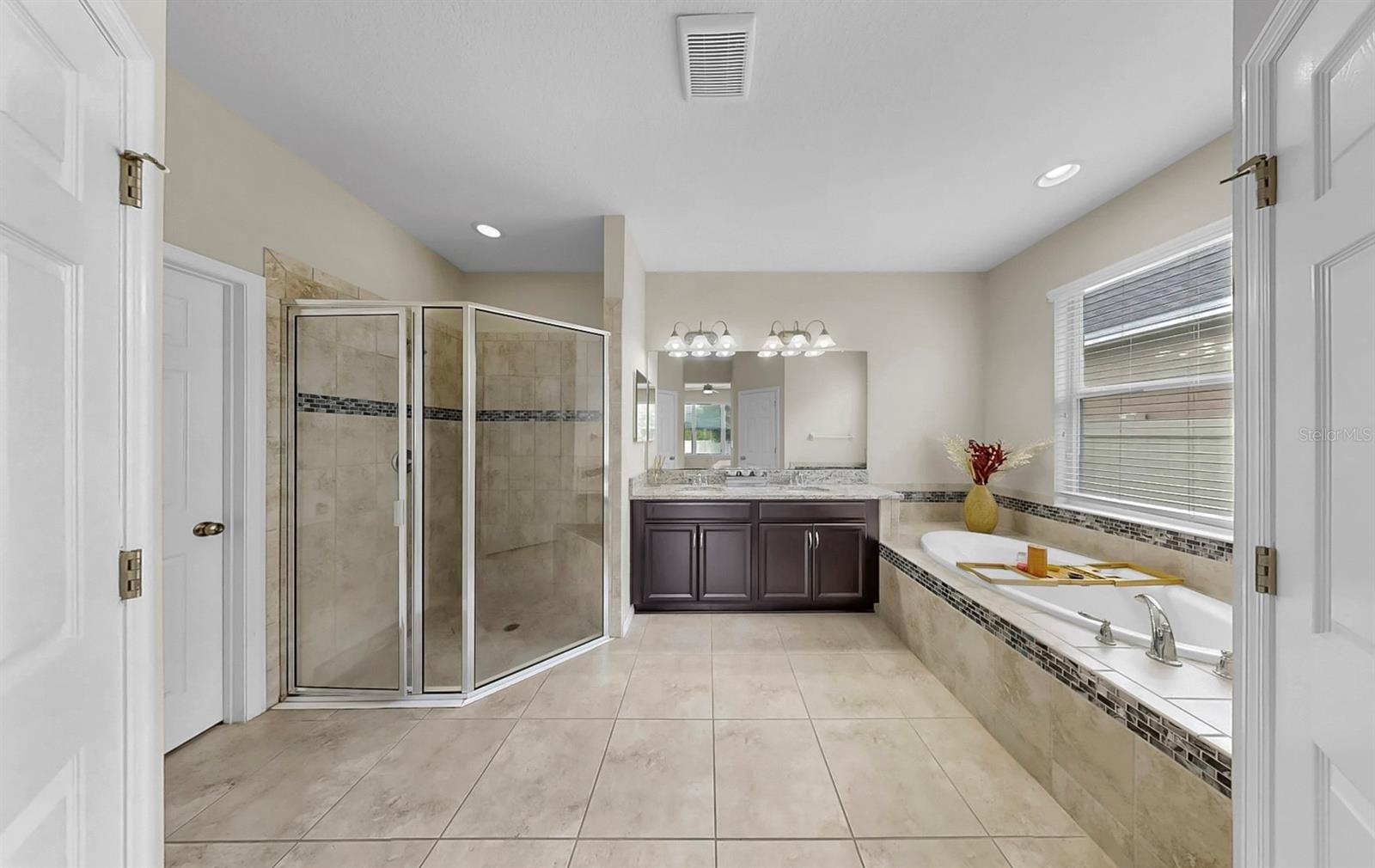 Image 30 of 35 For 17523 Buckingham Garden Drive