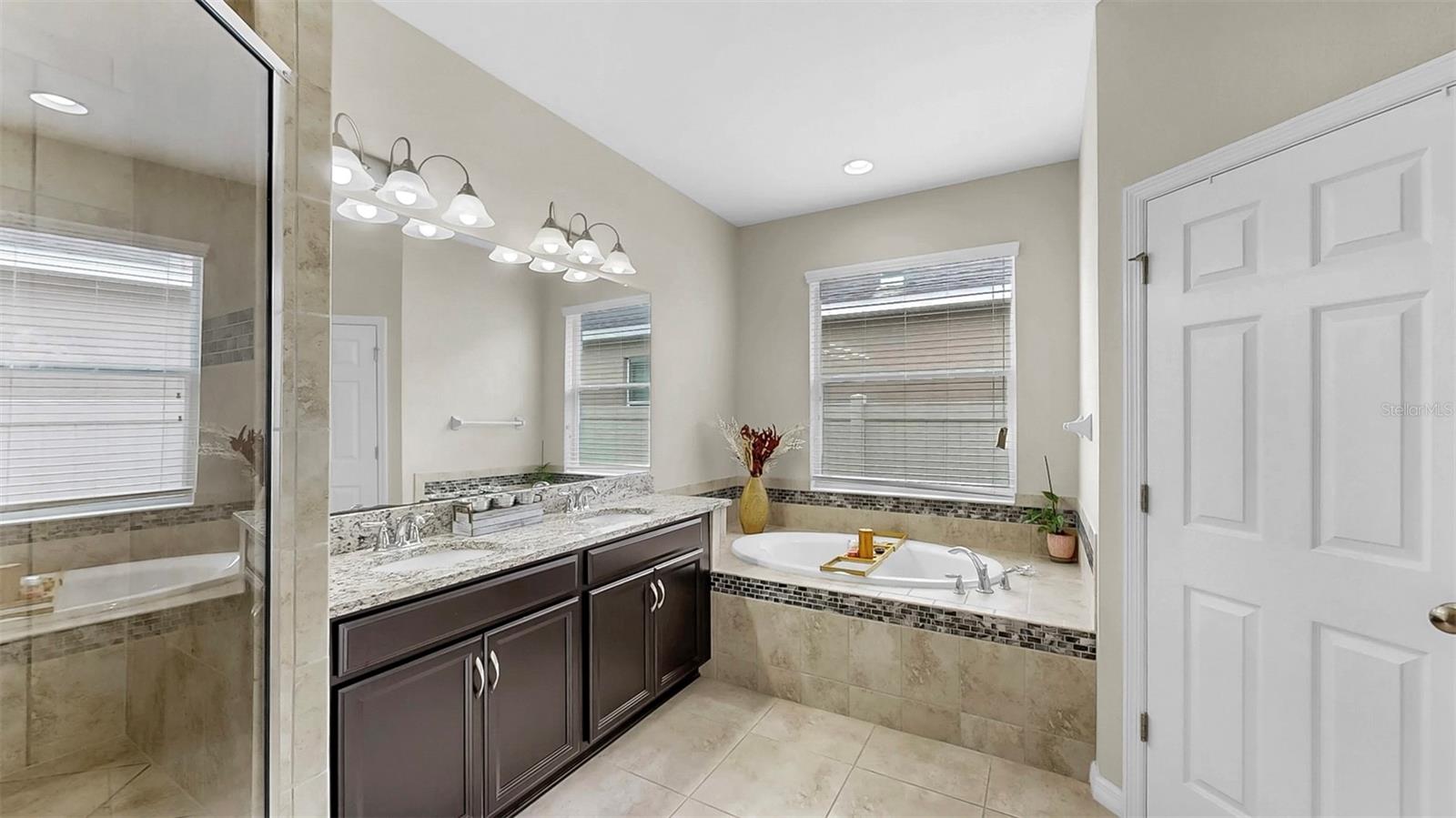 Image 31 of 35 For 17523 Buckingham Garden Drive